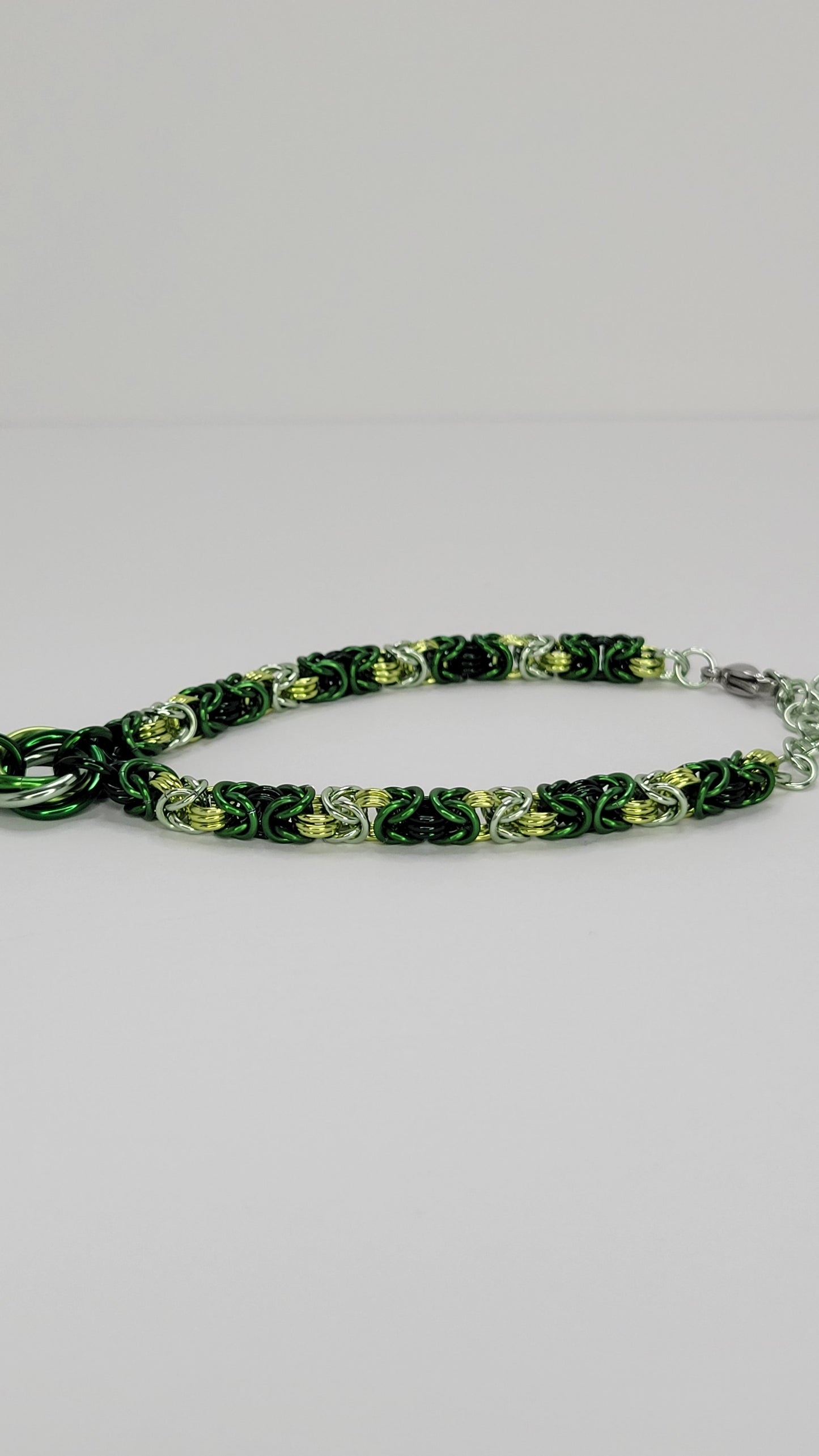 Green Gradient Day Collar